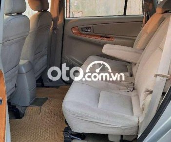 Toyota Innova 2.0G 2011 - Cần bán Toyota Innova 2.0G sản xuất năm 2011