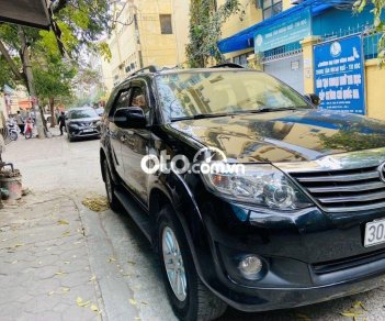 Toyota Fortuner V 2014 - Xe Toyota Fortuner V năm 2014, màu đen giá cạnh tranh