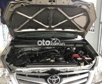 Toyota Innova G 2011 - Cần bán Toyota Innova G năm sản xuất 2011, màu bạc, 322tr