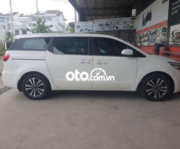 Kia Sedona 2.2 DAT 2018 - Cần bán xe Kia Sedona 2.2 DAT sản xuất năm 2018, màu trắng