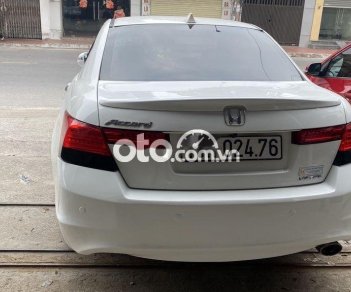 Honda Accord 2010 - Cần bán gấp Honda Accord sản xuất năm 2010, màu trắng, xe nhập, 360 triệu