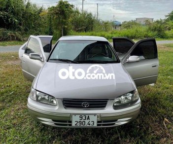 Toyota Camry 2001 - Bán Toyota Camry năm sản xuất 2001, màu bạc, nhập khẩu nguyên chiếc