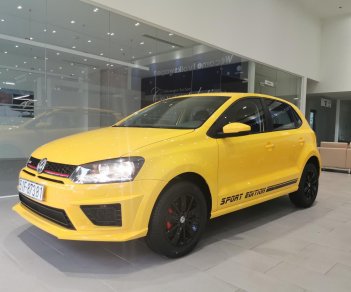 Volkswagen Polo 2016 - (Có video thực tế) Polo độ màu độc - Vàng trẻ trung - xe đức lướt Polo Hatchback mới 99% bảo hành chính hãng