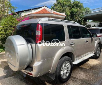 Ford Everest 2013 - Cần bán lại xe Ford Everest sản xuất năm 2013, màu bạc, nhập khẩu nguyên chiếc