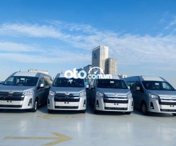 Toyota Hiace 2021 - Bán Toyota Hiace sản xuất 2021, màu bạc, nhập khẩu nguyên chiếc