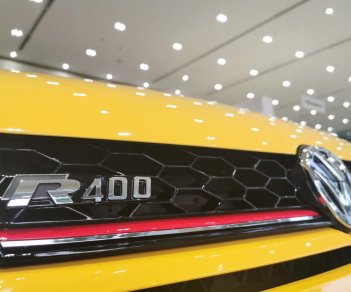 Volkswagen Polo 2016 - (Có video thực tế) Polo độ màu độc - Vàng trẻ trung - xe đức lướt Polo Hatchback mới 99% bảo hành chính hãng