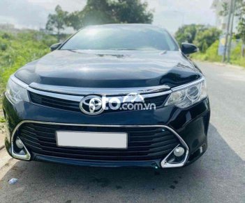 Toyota Camry 2017 - Bán ô tô Toyota Camry 2.5Q năm sản xuất 2017