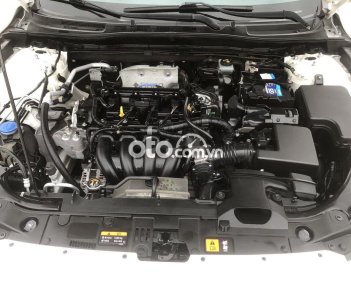 Mazda 3  1.5L AT 2017 - Cần bán lại xe Mazda 3 1.5L AT sản xuất năm 2017, màu trắng 