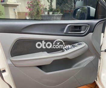 Ford Focus 2011 - Cần bán xe Ford Focus 1.8L sản xuất 2011, màu trắng số tự động