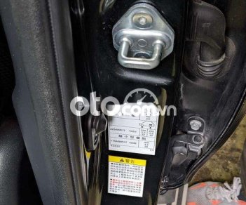 Toyota RAV4 2015 - Cần bán lại xe Toyota RAV4 2.0 năm sản xuất 2015, màu đen, nhập khẩu nguyên chiếc, giá tốt