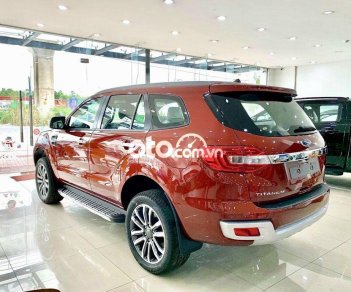 Ford Everest 2022 - Bán Ford Everest sản xuất năm 2022, màu đỏ, xe nhập