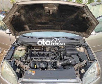 Ford Focus 2006 - Bán ô tô Ford Focus sản xuất 2006, màu bạc 