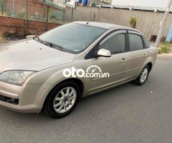 Ford Focus 2006 - Bán ô tô Ford Focus sản xuất 2006, màu bạc 