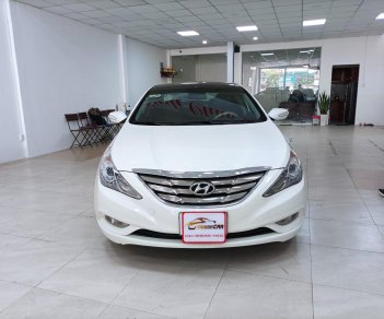 Hyundai Sonata 2018 - Cần bán gấp Hyundai Sonata 2.0 AT màu trắng, xe nhập khẩu nguyên chiếc