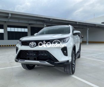 Toyota Fortuner 2022 - Bán ô tô Toyota Fortuner 2.4AT 4x2 Legender sản xuất 2022, màu trắng, nhiều ưu đã hấp dẫn