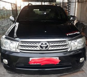 Toyota Fortuner 2010 - Cần bán Toyota Fortuner đời 2010, màu đen, số sàn