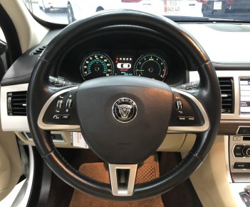 Jaguar XF 2015 - Ra đường ai cũng thấy lạ, odo 28.000km