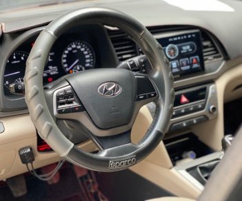 Hyundai Elantra 2019 - Cần bán lại xe Hyundai Elantra 1.6MT năm 2019, màu đen