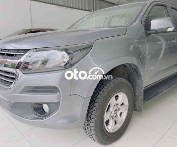 Chevrolet Colorado 2018 - Xe Chevrolet Colorado LT 2.5L 4x2AT năm 2018, màu xám, nhập khẩu số tự động 