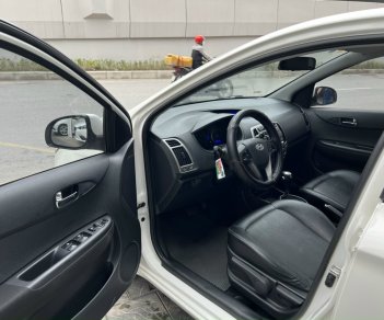 Hyundai i20 2014 - Auto 368 cần bán Hyundai i20 1.4AT 2014. Đăng kí từ nhân 1 chủ sử dụng từ mới. Odo hơn 6 vạn km