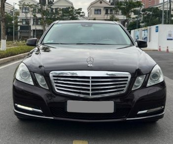 Mercedes-Benz 2011 - Cần bán gấp Mercedes E300 AMG năm sản xuất 2011, màu nâu