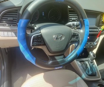 Hyundai Elantra 2018 - Cần bán xe Hyundai Elantra năm sản xuất 2018