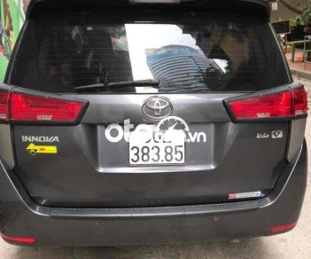 Toyota Innova 2016 - Bán xe Toyota Innova 2.0V sản xuất năm 2016 số tự động