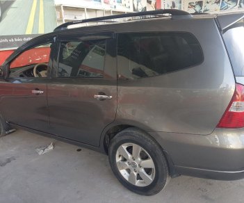 Nissan Livina 2011 - Cần bán Nissan Livina năm 2011, màu nâu giá cạnh tranh