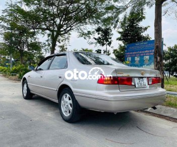 Toyota Camry 2001 - Bán Toyota Camry sản xuất năm 2001, màu bạc