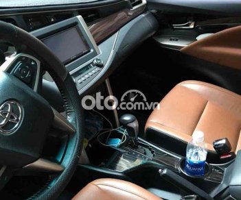 Toyota Innova 2016 - Bán xe Toyota Innova 2.0V sản xuất năm 2016 số tự động