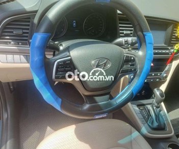 Hyundai Elantra 2018 - Cần bán xe Hyundai Elantra GLS sản xuất 2018, màu đen chính chủ
