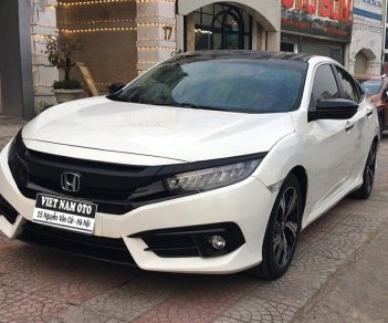 Honda Civic 2017 - Cần bán Honda Civic 1.5L Turbo năm sản xuất 2017, màu trắng, nhập khẩu nguyên chiếc, chính chủ