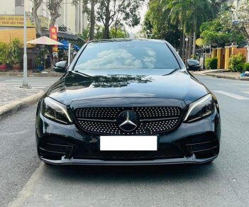 Mercedes-Benz C300 2021 - Bán xe Mercedes-Benz C300 AMG năm sản xuất 2021, màu đen