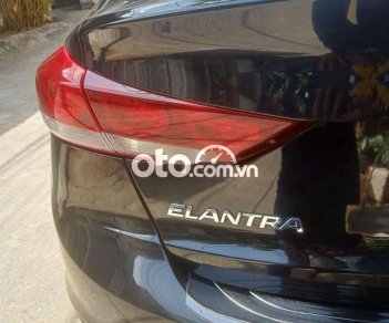 Hyundai Elantra 2018 - Cần bán xe Hyundai Elantra GLS sản xuất 2018, màu đen chính chủ