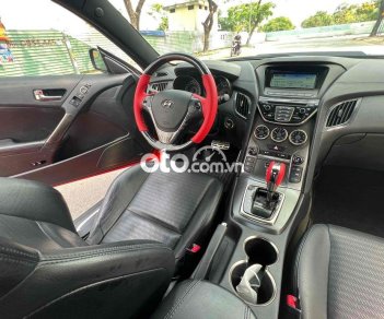 Hyundai Genesis 2013 - Cần bán gấp Hyundai Genesis năm sản xuất 2013, hai màu