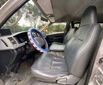 Toyota Hiace 2005 - Bán xe Toyota Hiace 2.5 sản xuất năm 2005, màu bạc chính chủ