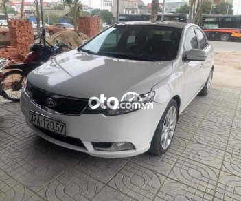 Kia Forte 2013 - Cần bán lại xe Kia Forte 1.6AT năm 2013, màu trắng, giá chỉ 348 triệu