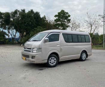 Toyota Hiace 2005 - Bán xe Toyota Hiace 2.5 sản xuất năm 2005, màu bạc chính chủ