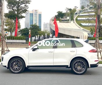 Porsche Cayenne 2015 - Cần bán xe Porsche Cayenne sản xuất năm 2015, màu trắng còn mới