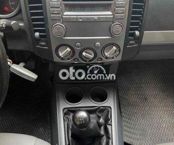 Ford Everest 2014 - Cần bán gấp Ford Everest 2.5MT sản xuất năm 2014, màu bạc, giá 475tr