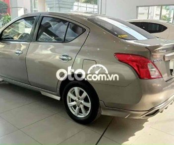 Nissan Sunny 2018 - Cần bán lại xe Nissan Sunny sản xuất năm 2018, màu bạc như mới