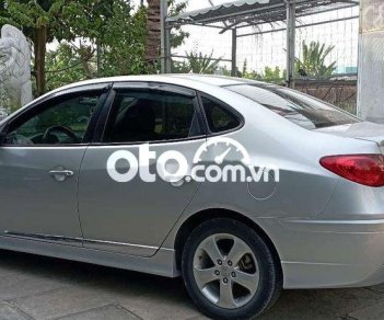 Hyundai Avante 2014 - Bán Hyundai Avante 1.6AT năm sản xuất 2014, màu bạc xe gia đình giá cạnh tranh