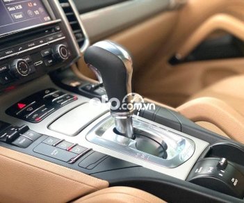 Porsche Cayenne 2015 - Cần bán xe Porsche Cayenne sản xuất năm 2015, màu trắng còn mới