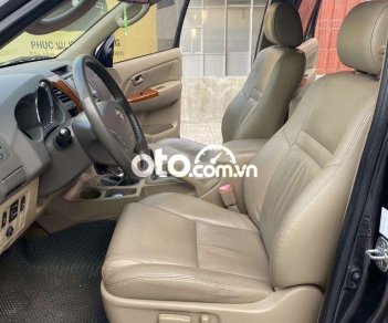 Toyota Fortuner 2011 - Cần bán xe Toyota Fortuner 2.7V sản xuất năm 2011, màu xám còn mới, giá tốt