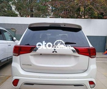 Mitsubishi Outlander 2022 - Cần bán xe Mitsubishi Outlander 2.4CVT năm sản xuất 2022, màu trắng