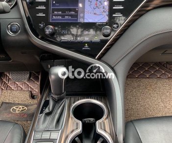 Toyota Camry 2019 - Cần bán gấp Toyota Camry 2.5Q sản xuất 2019, màu đen, nhập khẩu nguyên chiếc