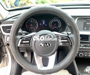 Kia Optima 2020 - Cần bán lại xe Kia Optima 2.0 Luxury năm 2020, màu xám như mới, 725tr