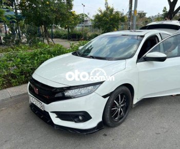 Honda Civic 2018 - Bán ô tô Honda Civic 1.5G Turbo năm sản xuất 2018, màu trắng, xe nhập chính chủ