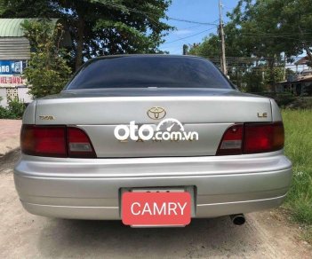 Toyota Camry 1996 - Bán Toyota Camry năm sản xuất 1996, màu bạc, nhập khẩu nguyên chiếc