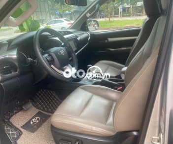 Toyota Hilux 2016 - Bán Toyota Hilux 3.0 4x4 AT năm 2016, màu bạc, xe nhập chính chủ, giá tốt